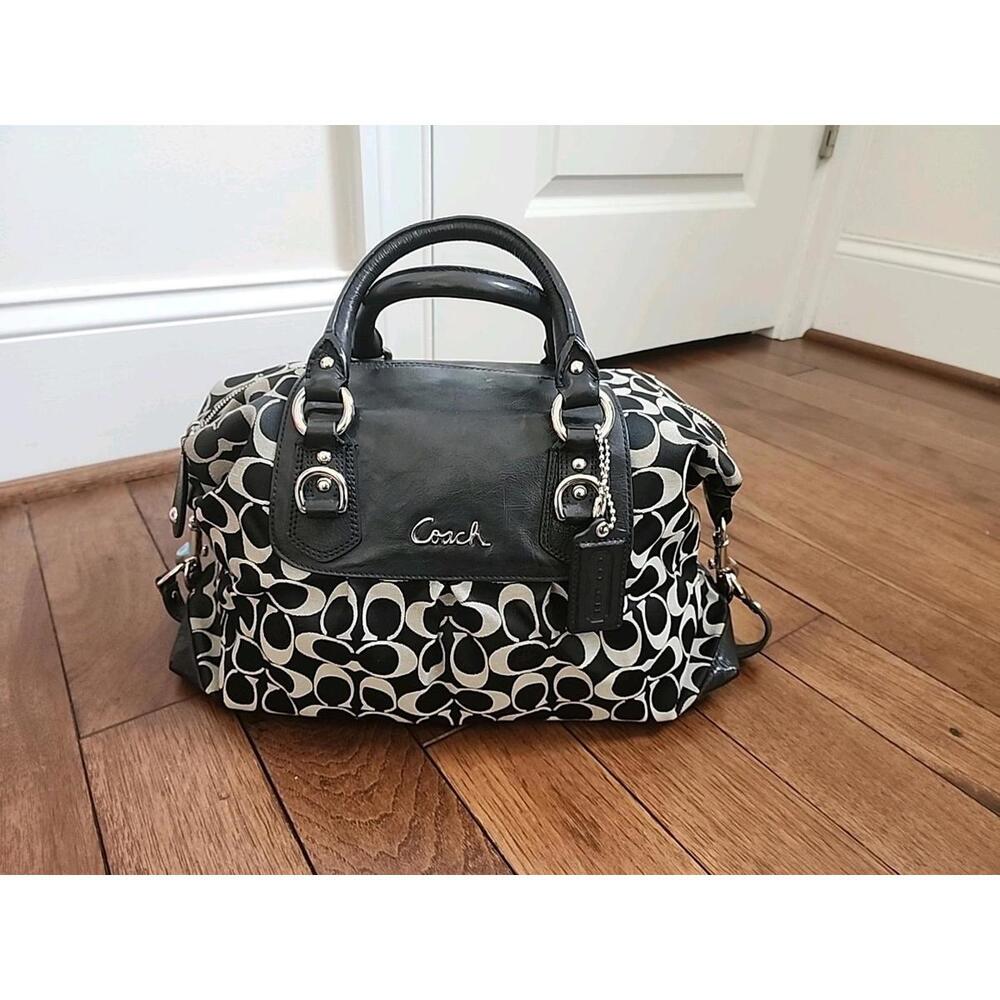 COACH ASHLEY SIGNATURE SATCHEL PURSE WITH SHOULDER STRAP-BEAUTIFUL!